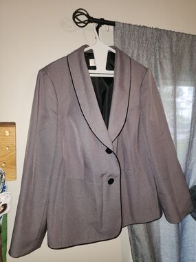 Le Suit Lavender-Gray Blazer with Black Piping